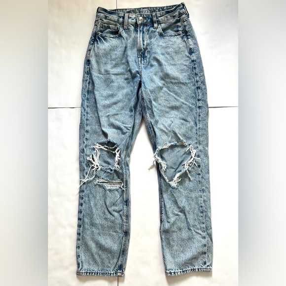 American Eagle Mom Straight Jean Distressed Light Blue Jeans Women’s Size 4 - Picture 1 of 15
